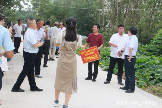 隨州李安義：心系桑梓 捐資修路